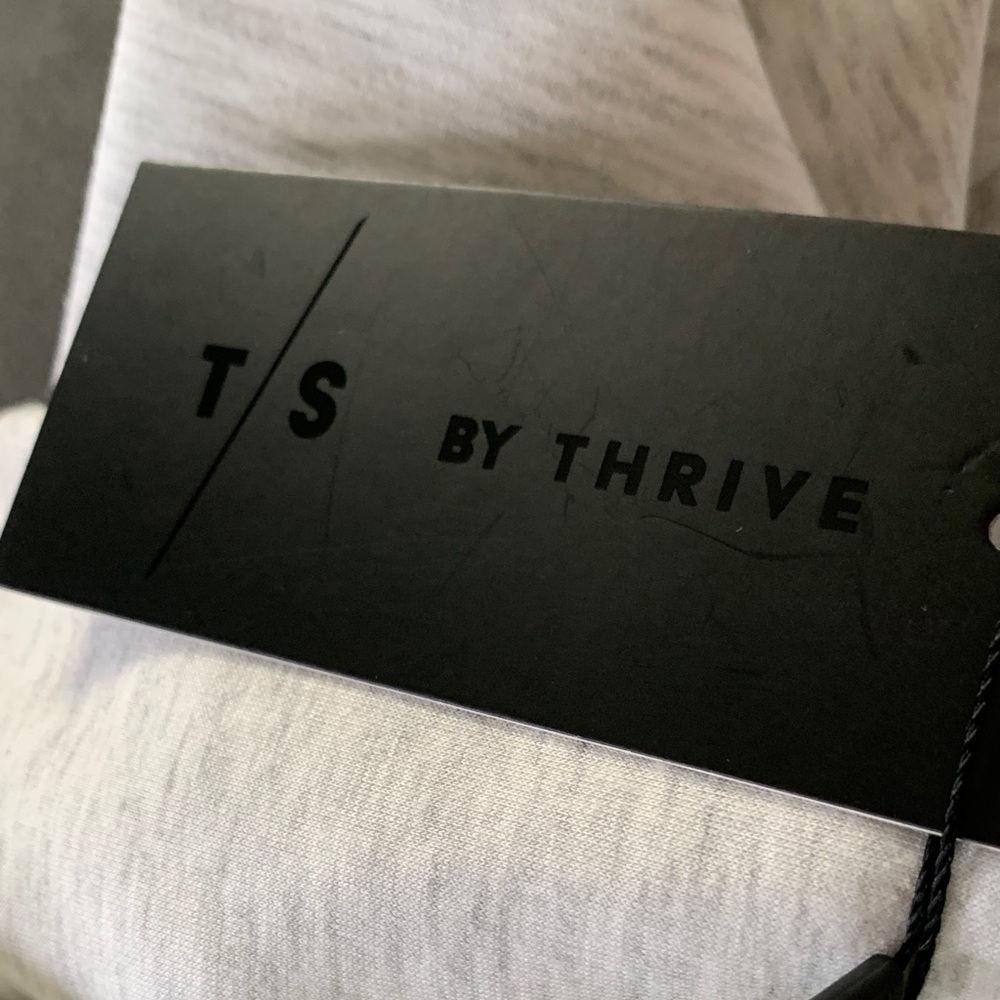 NWT Mixed Size 2pc Thrive Gray L Sweatshirt and M Sweatpants Athleisure Set - Picture 3 of 15